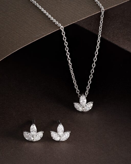 Fancy cuts. Distinctive design. Our Navette Collection extended. 

Pear-shape and marquise-cut diamonds are brought together in 18ct white gold, creating signature motifs that build on years of success across our established pearl and diamond jewellery collections.

Discover more this weekend in Vicenza, at Hall 6, Booth 261. 

#FineJewelry #DiamondNecklace #DiamondEarrings #18ctGold #JewelleryDesign