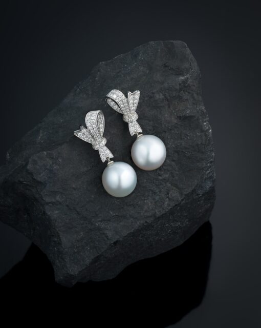 The bow has long been a symbol of elegance, femininity and refinement in fine jewellery. From historic royal collections to contemporary designs, its timeless appeal continues to inspire.
 
Our interpretation pairs beautifully sculpted, diamond-set bows with lustrous 10mm South Sea pearls, crafted in 18ct white gold and set with 0.55cts of VS diamonds. A classic motif, reimagined with modern sophistication.
 
#FineJewellery #PearlJewellery #DiamondJewellery #SouthSeaPearls #LuxuryJewellery